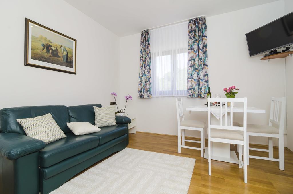 Apartment Nadine Okuklje Εξωτερικό φωτογραφία